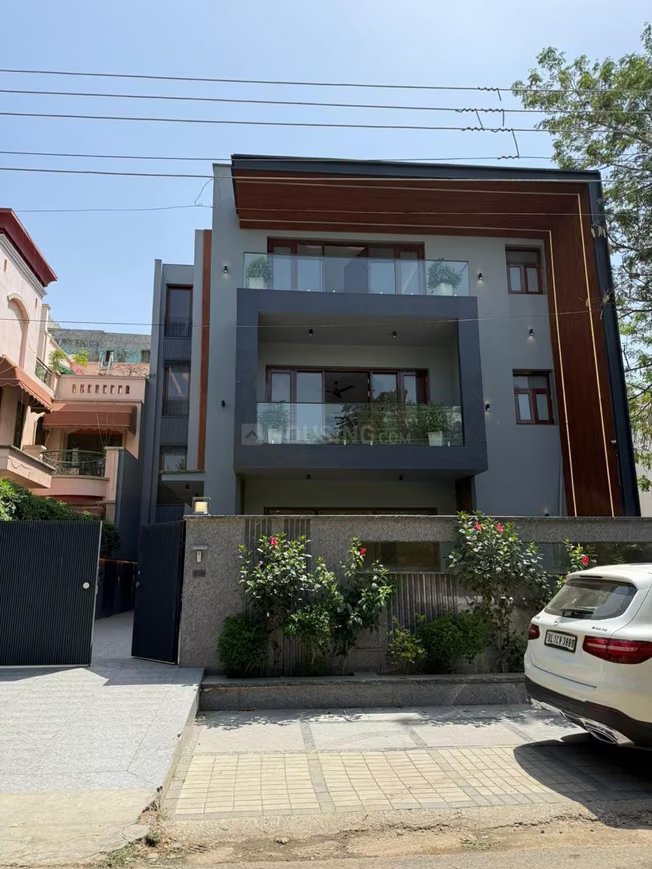 7 BHK Independent House By DLF